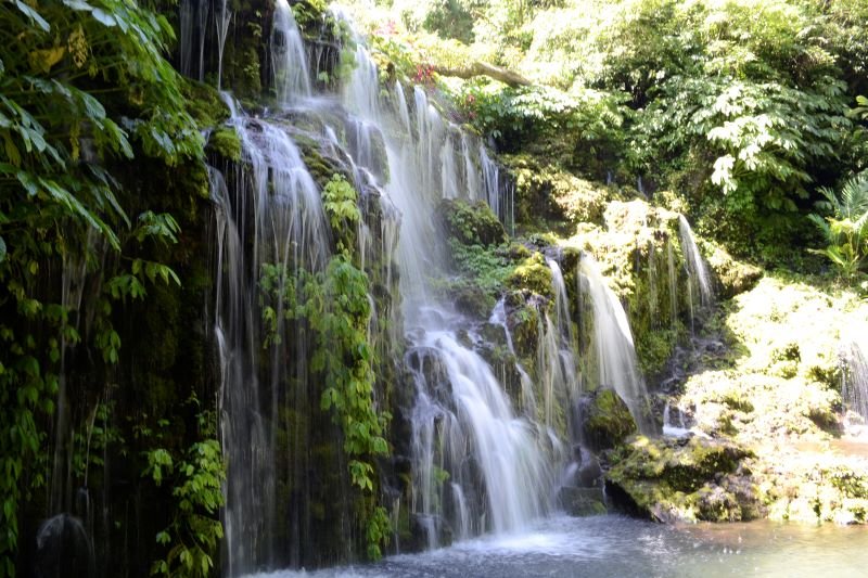 Zoomer sur l'image : Cascade à Munduk