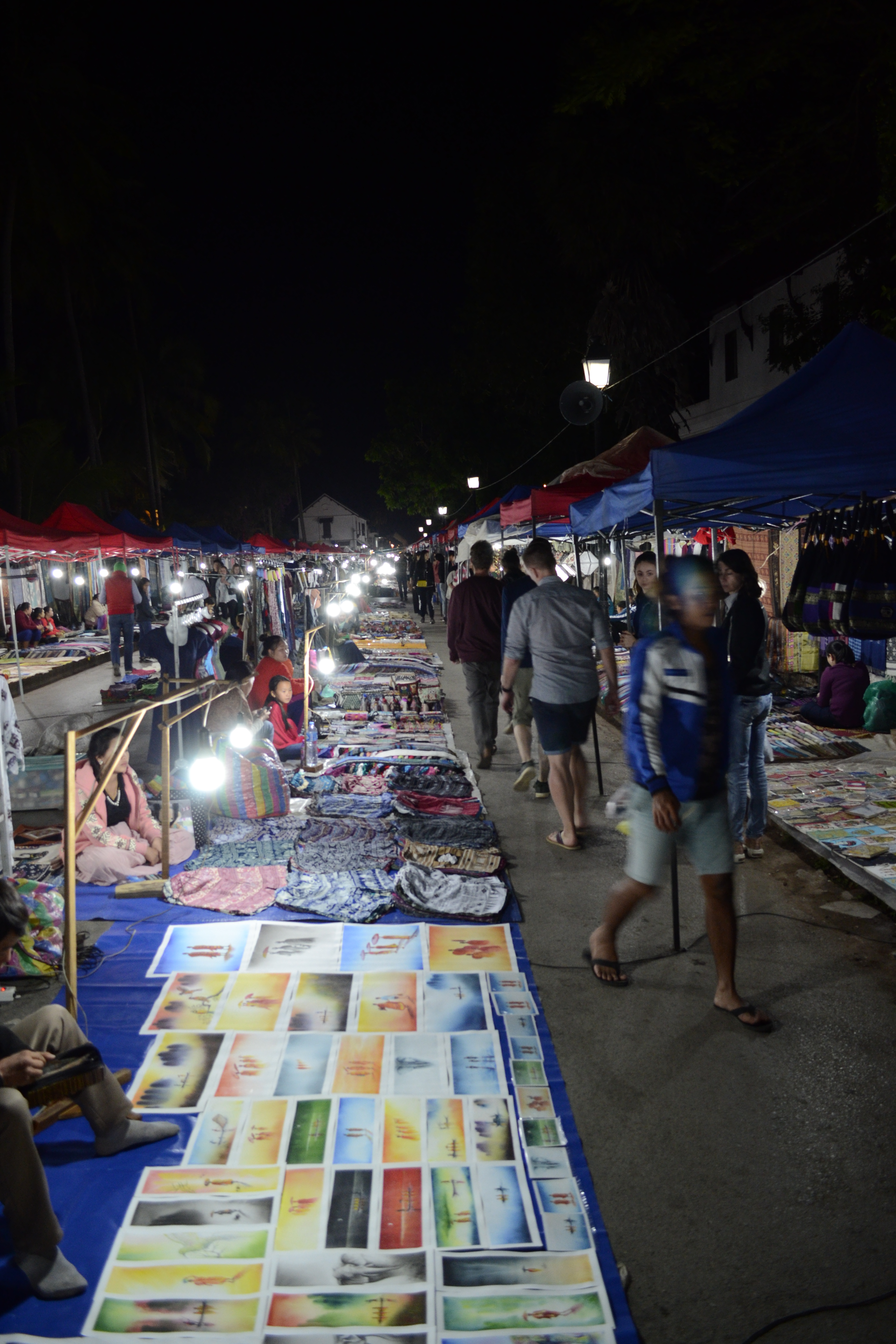 Zoomer sur l'image : Marché de nuit Louang Prabang
