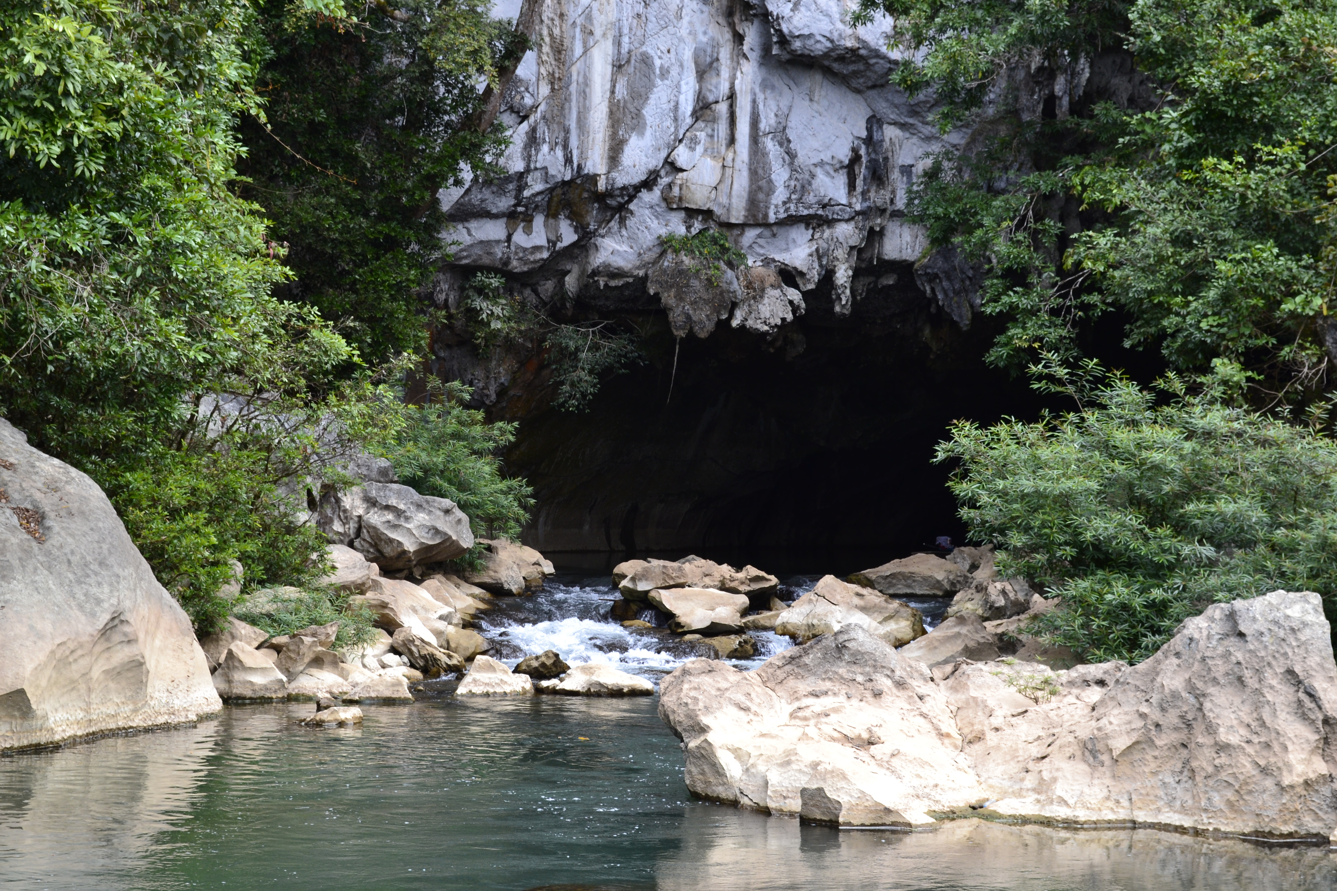 Zoomer sur l'image : Grotte de Kong Lor
