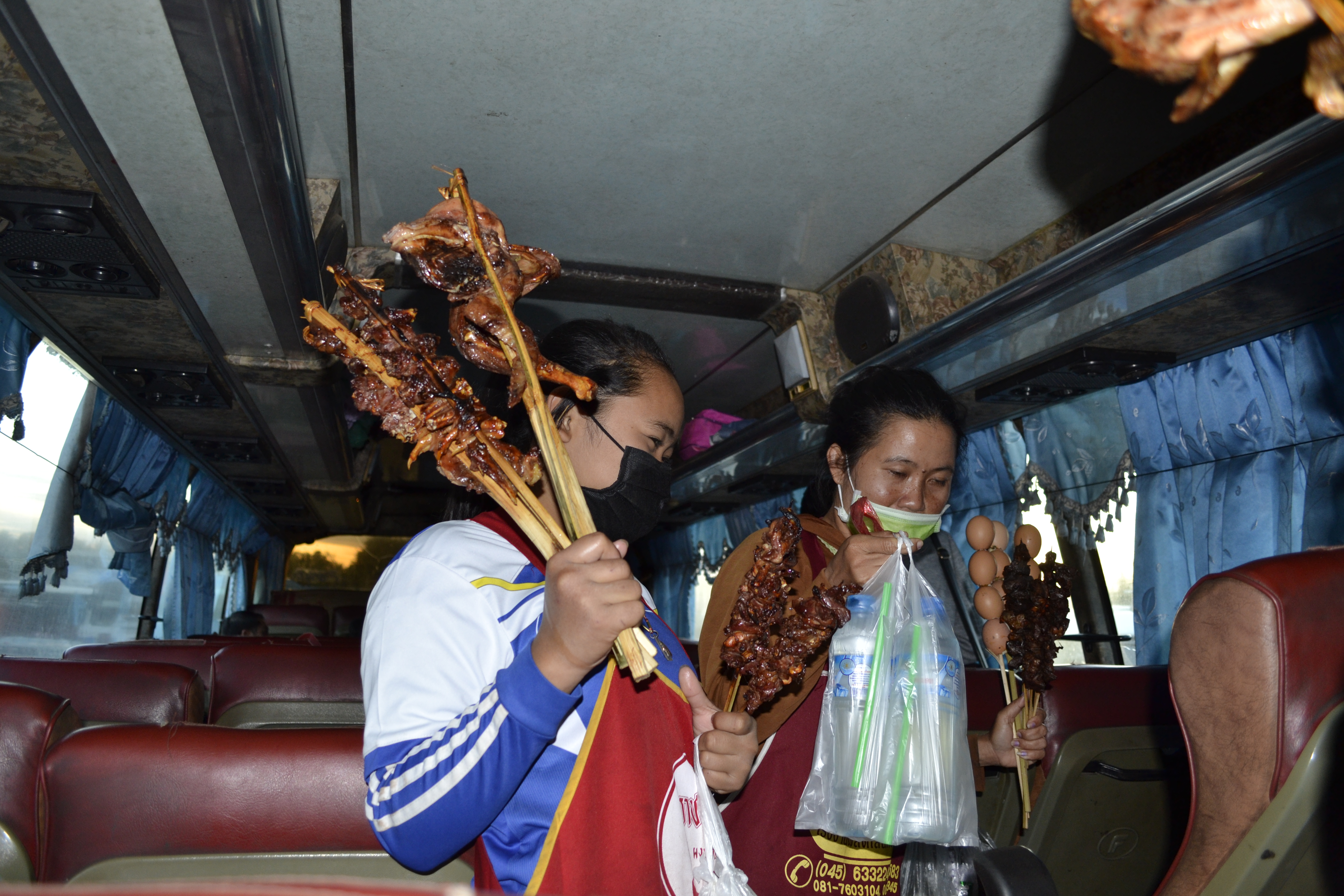 Zoomer sur l'image : Bus Laos