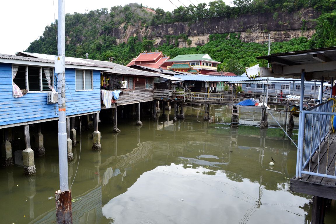 Zoomer sur l'image : Sandakan village pêcheurs