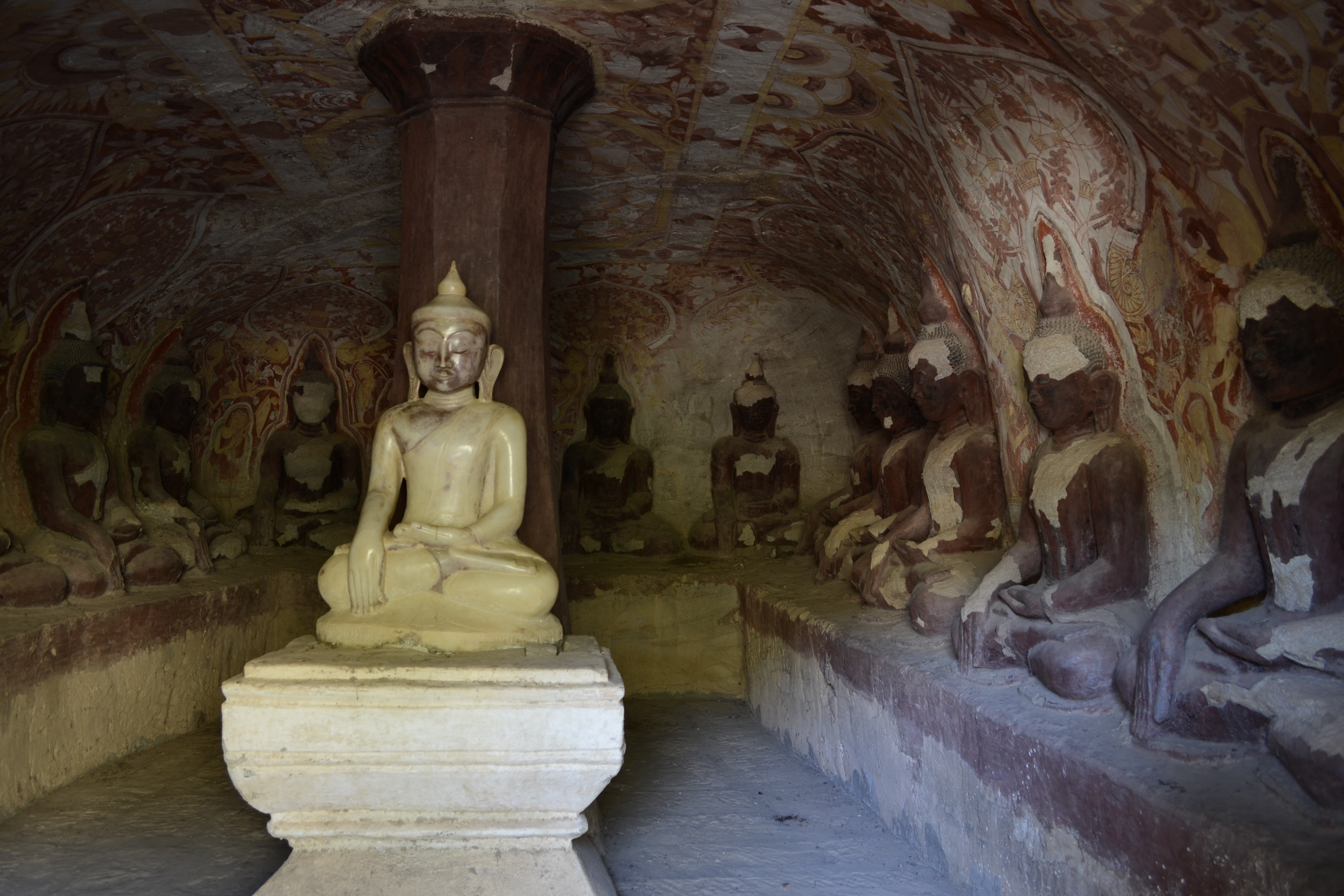 Zoomer sur l'image : Grottes de Pho Win